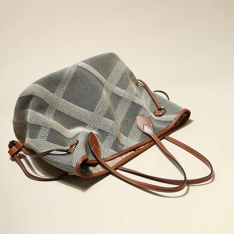 Sac Tendance Toile Motif Géométrique & Cuir Camel — BelleTrousse