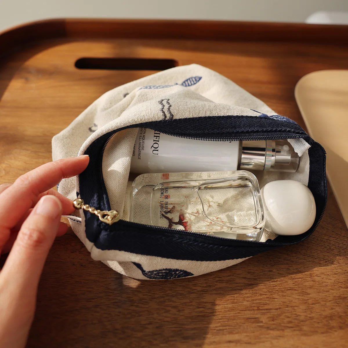 Trousse de Maquillage Lin Brodé Poissons Marine — BelleTrousse