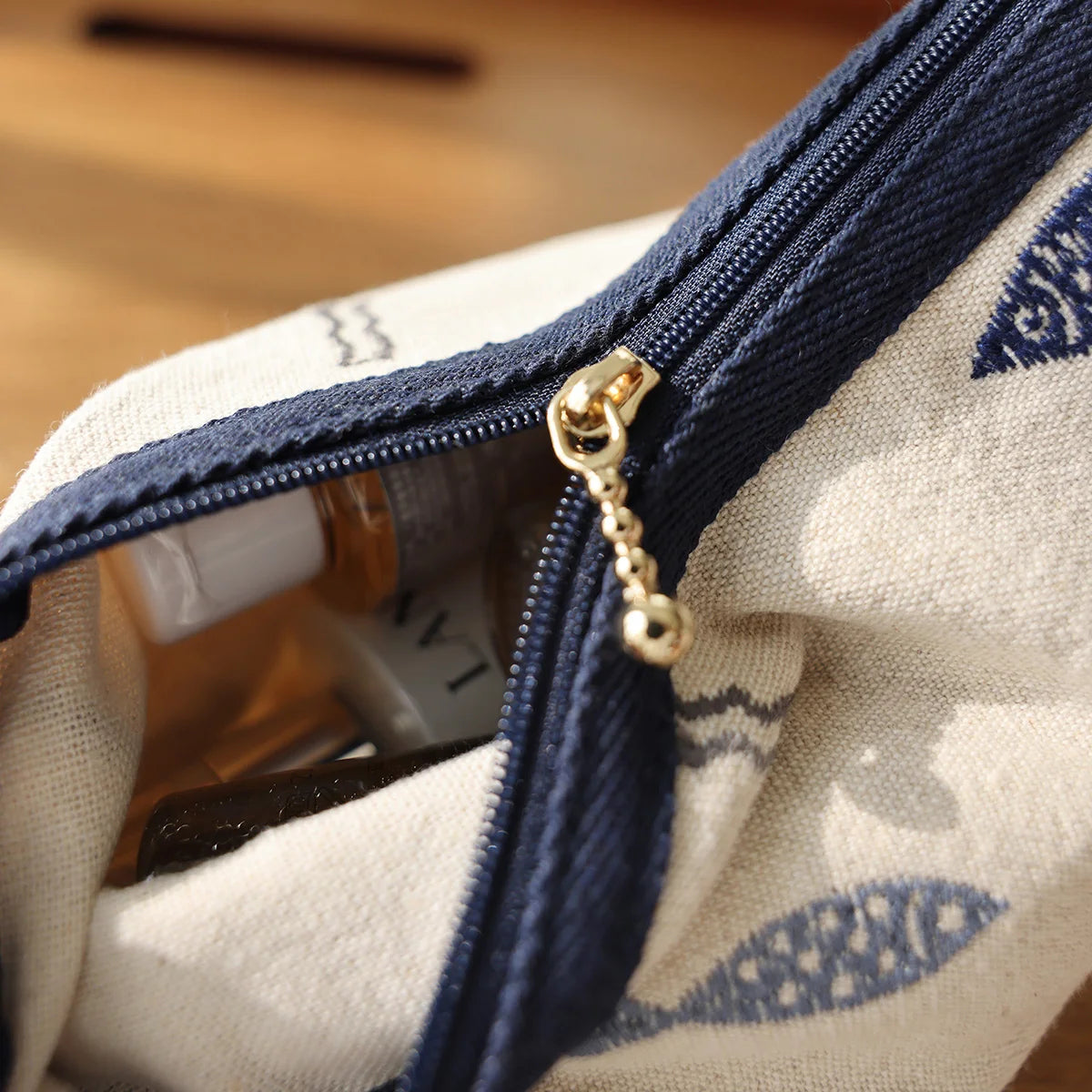Trousse de Maquillage Lin Brodé Poissons Marine — BelleTrousse