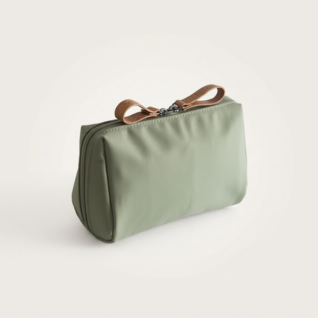 Trousse de Toilette Nylon Vert Sauge — BelleTrousse